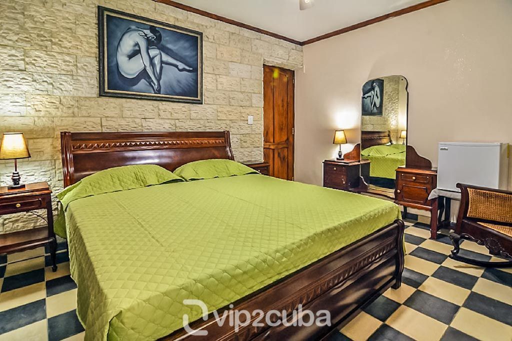 angulo-derecho-habitación-1-VILLA-AZURRA