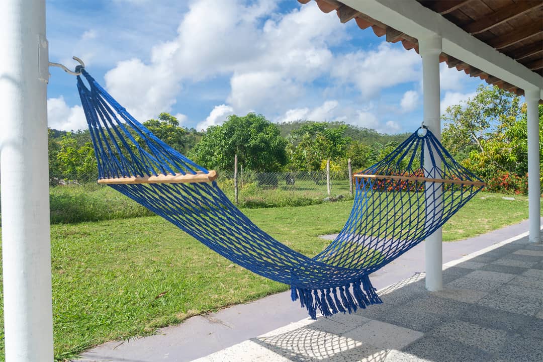 LA-SIESTA-hamaca-en-el-portal